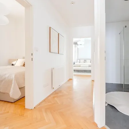 Hakuna - Penthouse Franziskanerplatz - Rooftop Apartment *